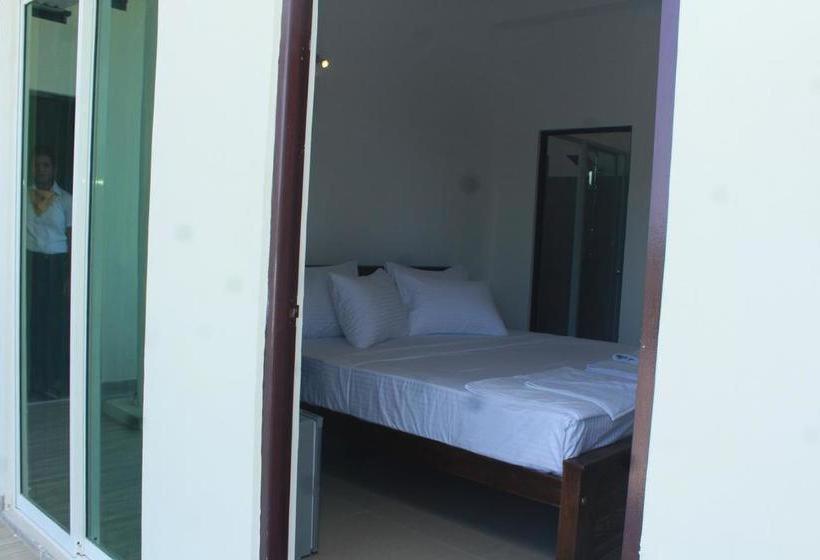 Kings Gate Airport Transit Hotel Katunayake Exterior photo