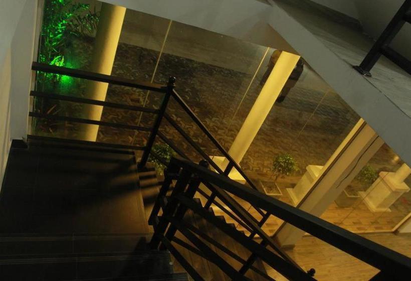 Kings Gate Airport Transit Hotel Katunayake Exterior photo