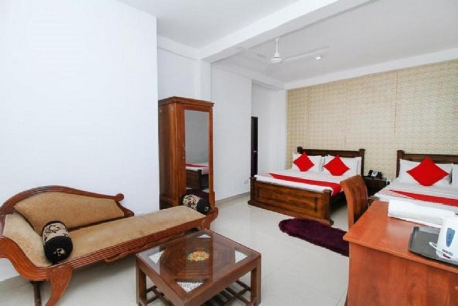 Kings Gate Airport Transit Hotel Katunayake Exterior photo
