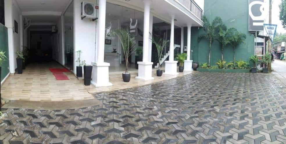 Kings Gate Airport Transit Hotel Katunayake Exterior photo
