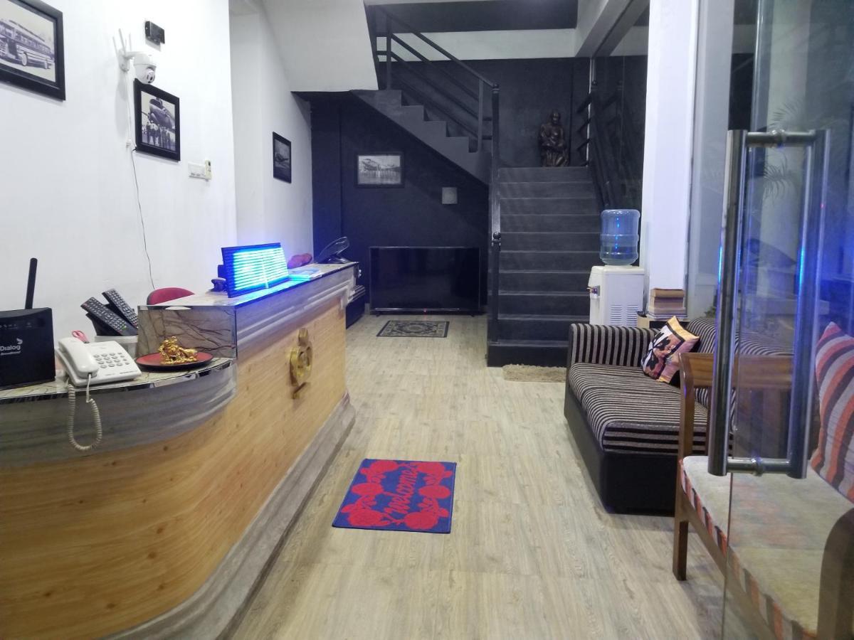 Kings Gate Airport Transit Hotel Katunayake Exterior photo